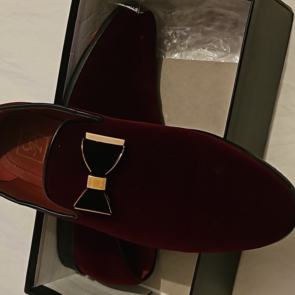 Shoes - Picture 2 of 5